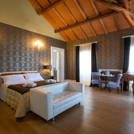 Villa Capozza 18&2, Emma Casarano