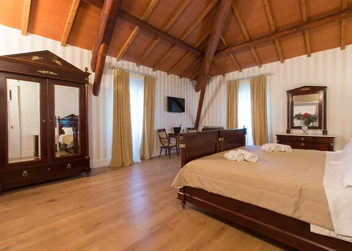 Capozza 18&2, Emma 빌라