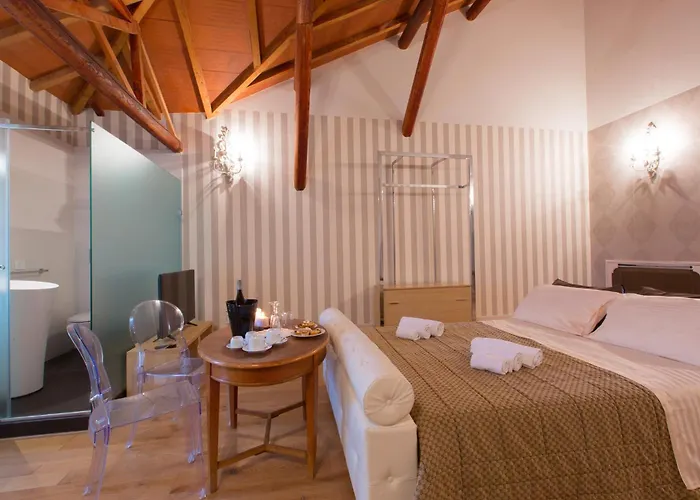 Capozza 18&2, Emma 카사라노