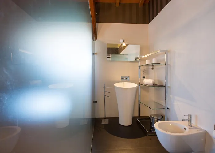 Capozza 18&2, Emma 빌라 *