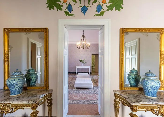 Capozza 18&2, Emma 빌라 카사라노