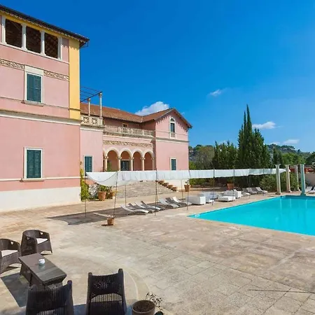 Villa Capozza 18&2, Emma *